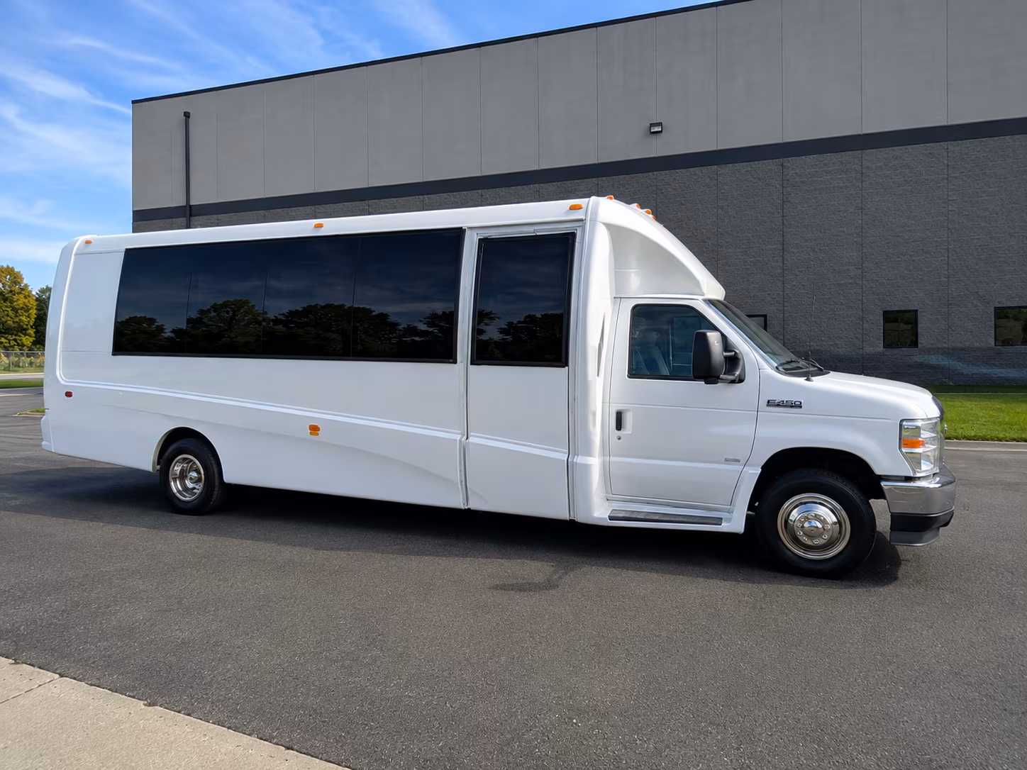 brooklyn park efficient long distance transportation for brooklyn park groups