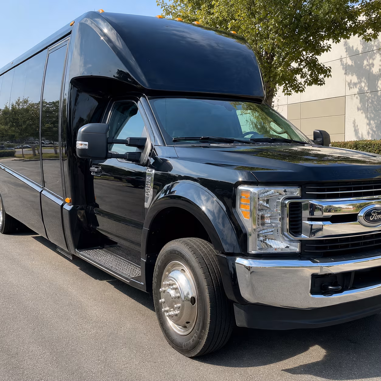 minneapolis charter bus transportation to and from minneapolis area airports