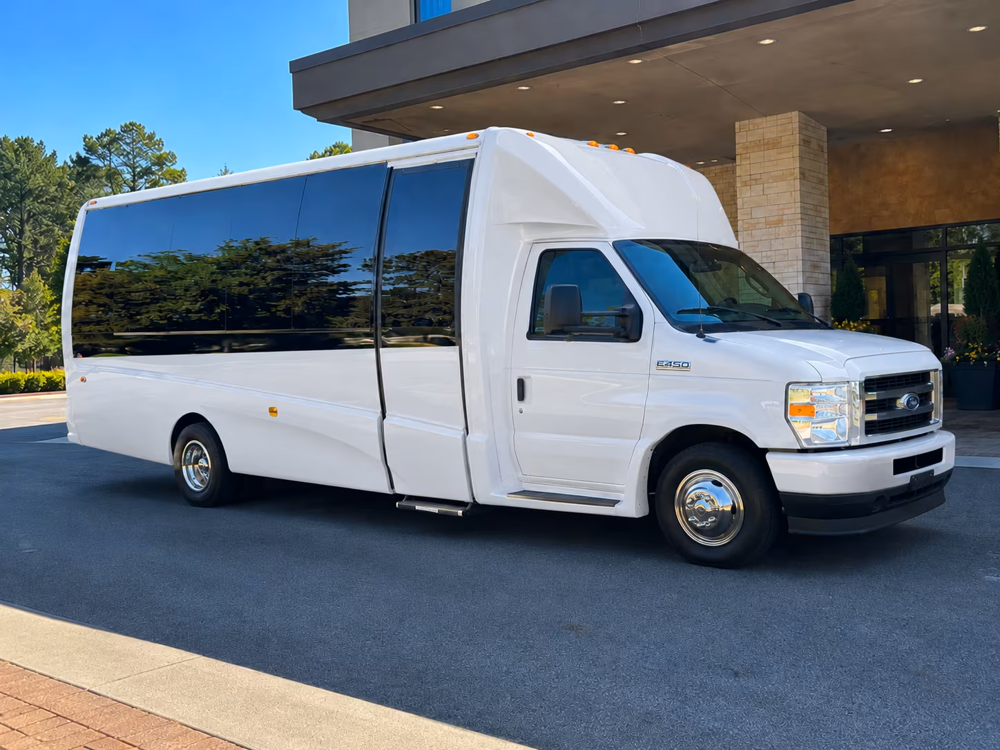 wedding guest shuttles from plymouth hotels to minneapolis venues